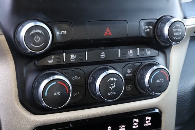 2020 RAM 1500 Laramie Crew Cab 4x4 5'7' Box