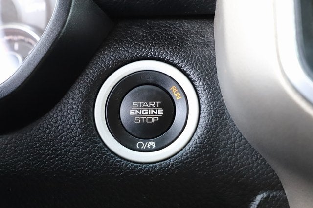 2020 RAM 1500 Laramie Crew Cab 4x4 5'7' Box