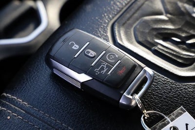 2020 RAM 1500 Laramie Crew Cab 4x4 5'7' Box