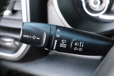 2020 RAM 1500 Laramie Crew Cab 4x4 5'7' Box