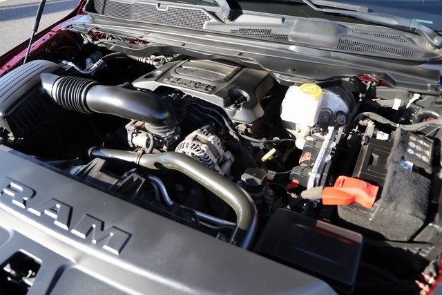 2020 RAM 1500 Laramie Crew Cab 4x4 5'7' Box