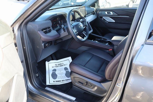 2025 Ford Explorer Platinum