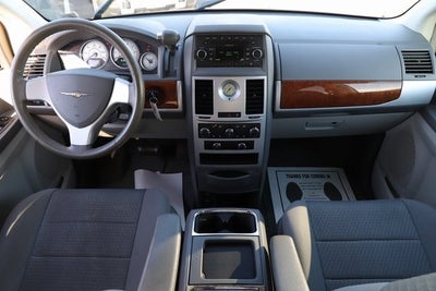 2009 Chrysler Town & Country Touring