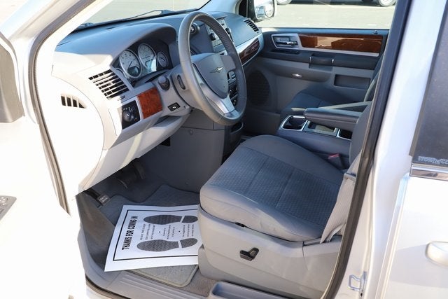 2009 Chrysler Town & Country Touring