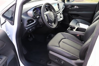 2026 Chrysler Voyager VOYAGER LX