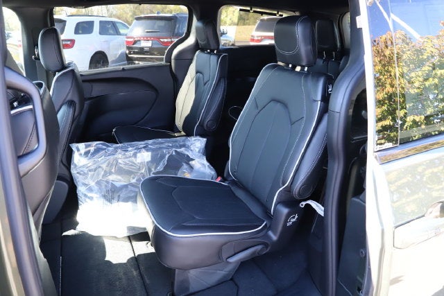 2027 Chrysler Pacifica PACIFICA LIMITED