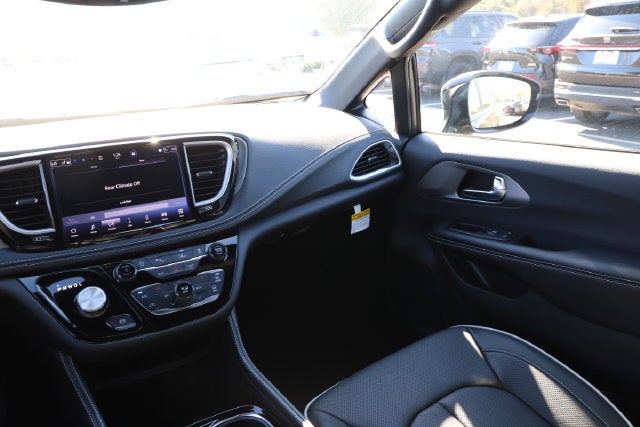 2027 Chrysler Pacifica PACIFICA LIMITED