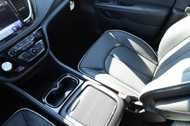2027 Chrysler Pacifica PACIFICA LIMITED