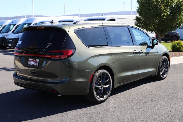 2027 Chrysler Pacifica PACIFICA LIMITED