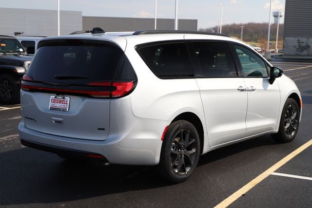 2026 Chrysler Pacifica PACIFICA SELECT AWD