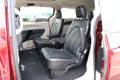 2022 Chrysler Pacifica Limited AWD