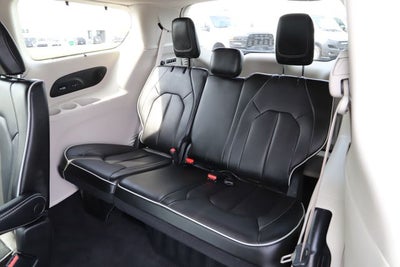 2022 Chrysler Pacifica Limited AWD