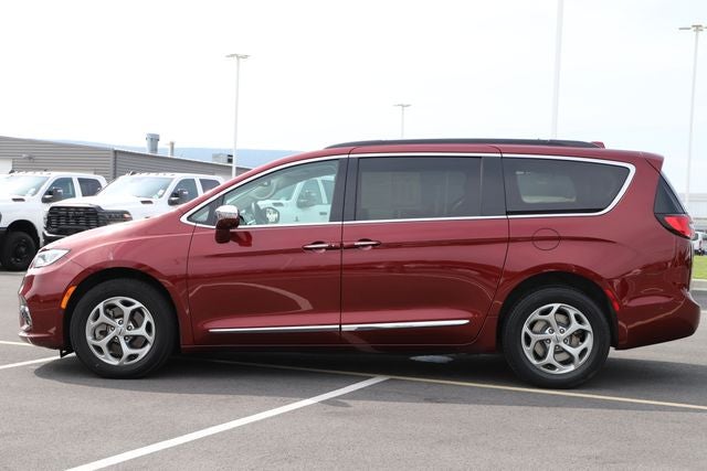 2022 Chrysler Pacifica Limited AWD