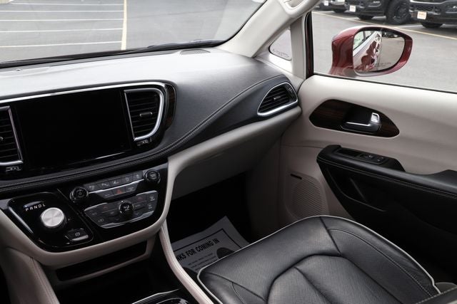 2022 Chrysler Pacifica Limited AWD