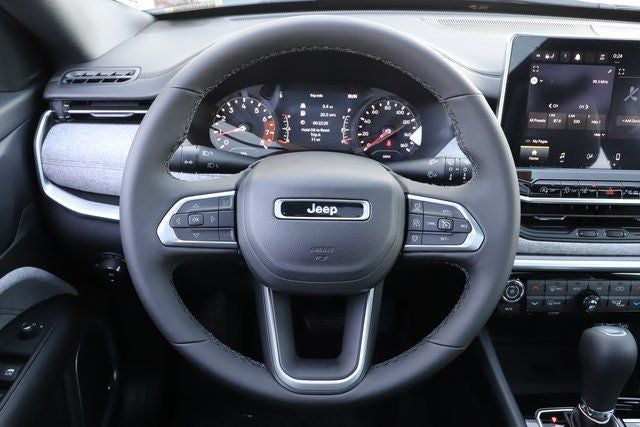 2024 Jeep Compass COMPASS LATITUDE LUX 4X4