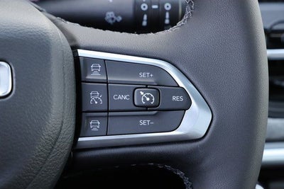 2024 Jeep Compass COMPASS LATITUDE LUX 4X4