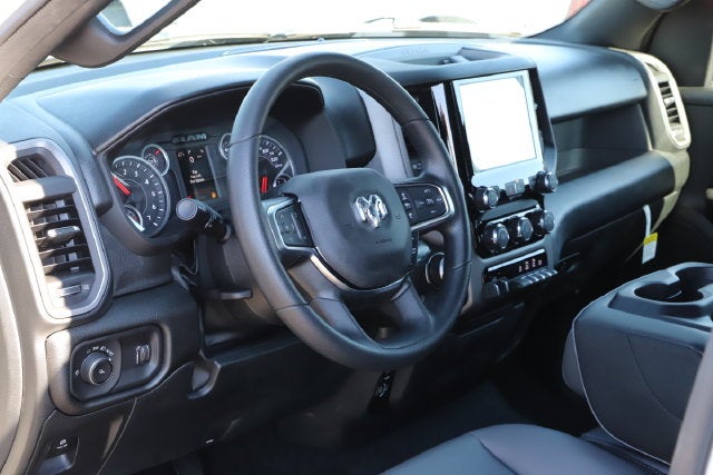 2027 RAM Ram 1500 RAM 1500 TRADESMAN CREW CAB 4X2 5'7' BOX