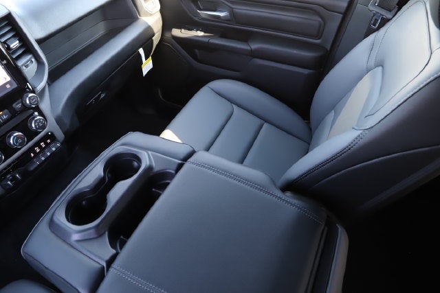 2027 RAM Ram 1500 RAM 1500 TRADESMAN CREW CAB 4X2 5'7' BOX
