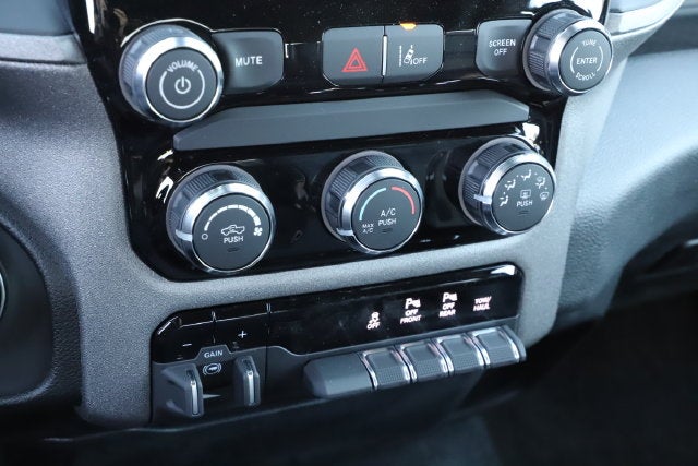 2027 RAM Ram 1500 RAM 1500 TRADESMAN CREW CAB 4X2 5'7' BOX