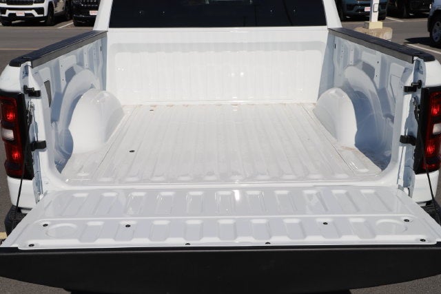 2027 RAM Ram 1500 RAM 1500 TRADESMAN CREW CAB 4X2 5'7' BOX