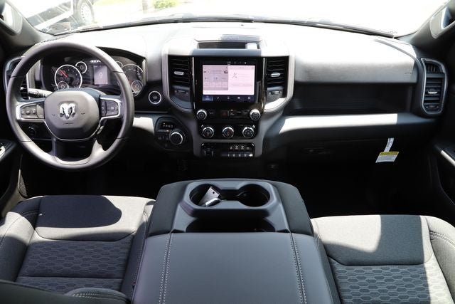 2026 RAM Ram 1500 RAM 1500 TRADESMAN CREW CAB 4X4 5'7' BOX