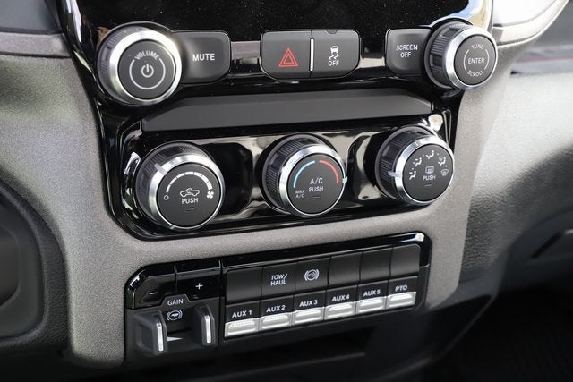 2026 RAM Ram 5500 Chassis Cab RAM 5500 TRADESMAN CHASSIS REGULAR CAB 4X4 60' CA