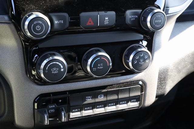 2026 RAM Ram 5500 Chassis Cab RAM 5500 TRADESMAN CHASSIS CREW CAB 4X4 84' CA