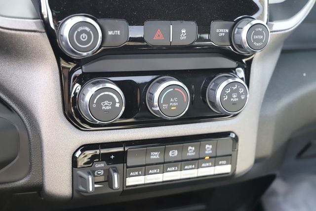 2026 RAM Ram 3500 Chassis Cab RAM 3500 TRADESMAN CHASSIS REGULAR CAB 4X4 84' CA