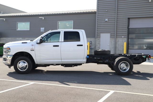 2026 RAM Ram 3500 Chassis Cab RAM 3500 TRADESMAN CREW CAB CHASSIS 4X4 60' CA