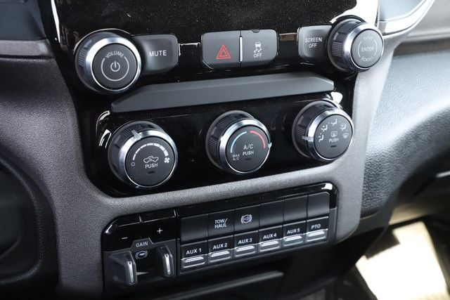 2026 RAM Ram 3500 Chassis Cab RAM 3500 TRADESMAN CREW CAB CHASSIS 4X4 60' CA