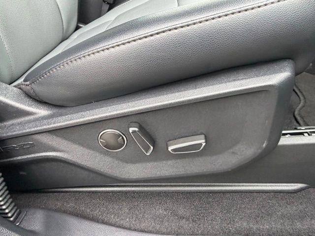 2024 Ford F-150 Lightning LARIAT