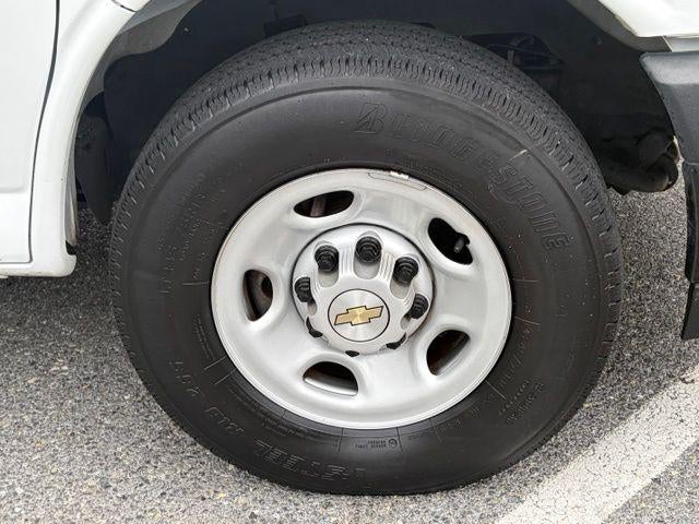 2025 Chevrolet Express Cargo Base