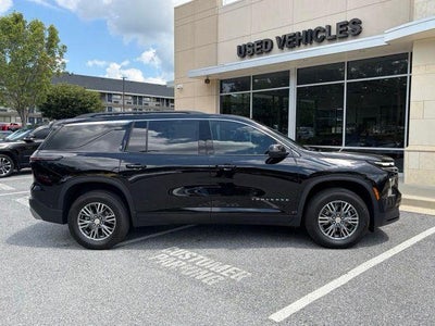 2025 Chevrolet Traverse LT