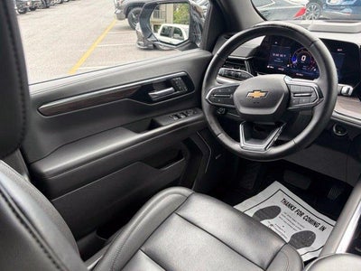 2025 Chevrolet Suburban LT