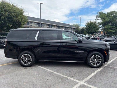 2025 Chevrolet Suburban LT