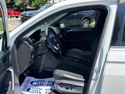 2022 Volkswagen Tiguan SE R-Line Black