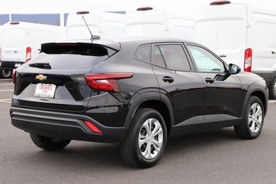 2025 Chevrolet Trax LS