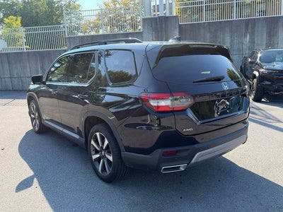 2023 Honda Pilot Touring AWD
