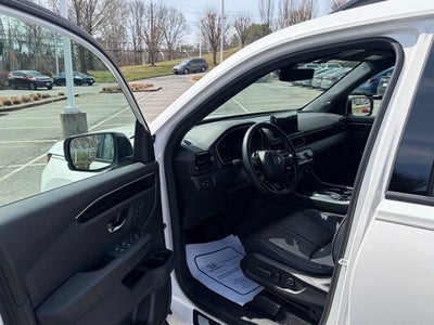 2025 Honda Pilot AWD Black Edition