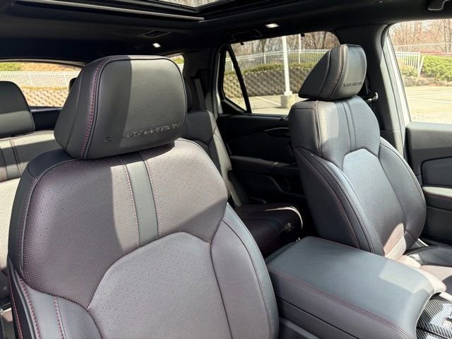 2025 Honda Pilot AWD Black Edition