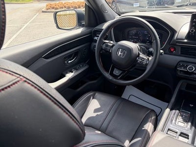 2025 Honda Pilot AWD Black Edition