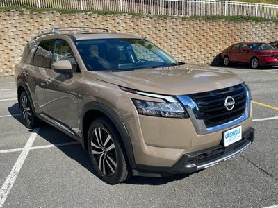 2023 Nissan Pathfinder Platinum
