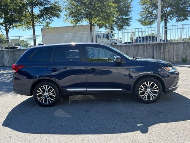 2017 Mitsubishi Outlander ES