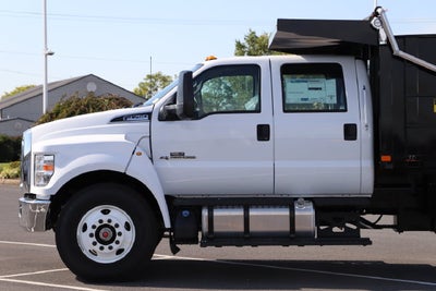 2027 Ford F-750SD Base