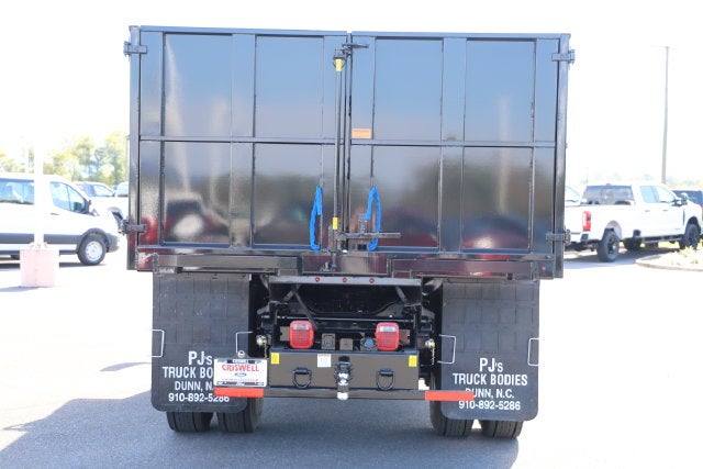 2027 Ford F-750SD Base