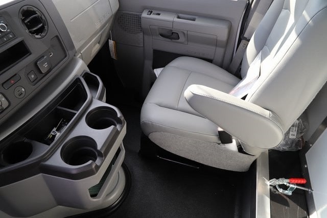 2026 Ford E-450SD Base DRW