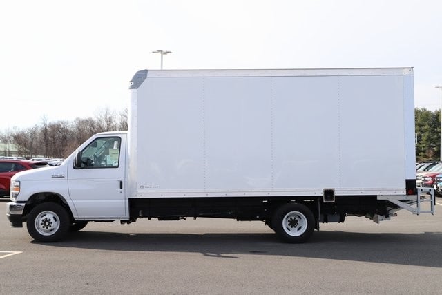 2026 Ford E-450SD Base DRW