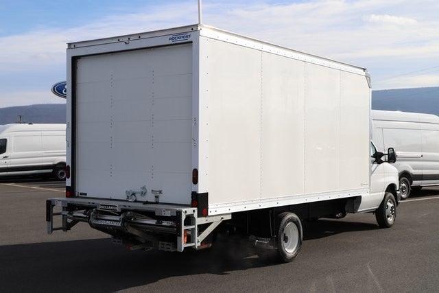 2026 Ford E-450SD Base DRW