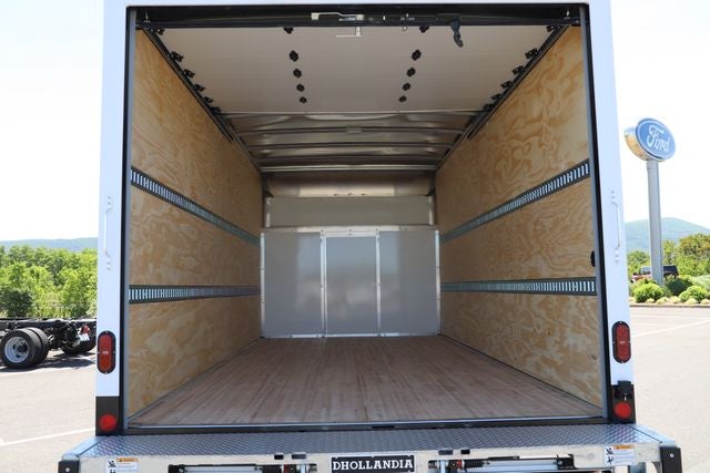 2027 Ford E-450SD Base DRW
