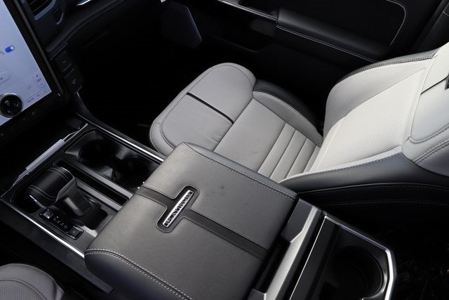 2025 Ford F-150 Lightning Platinum